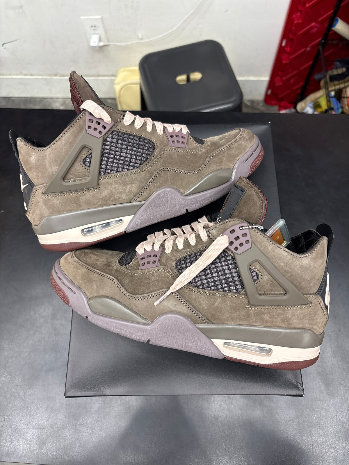 AJ4 A Ma Maniere Dark Mocha (U) - 9.5M**