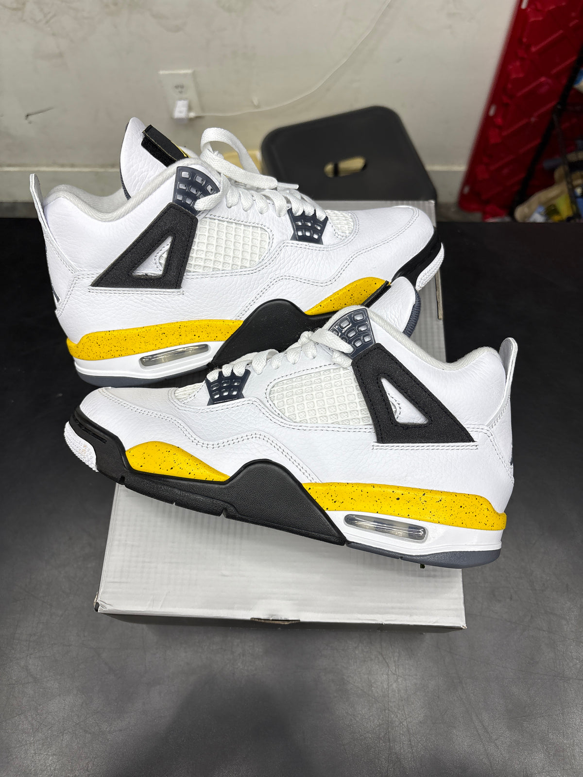 AJ4 Rare Air Tour Yellow (U) - 8M**