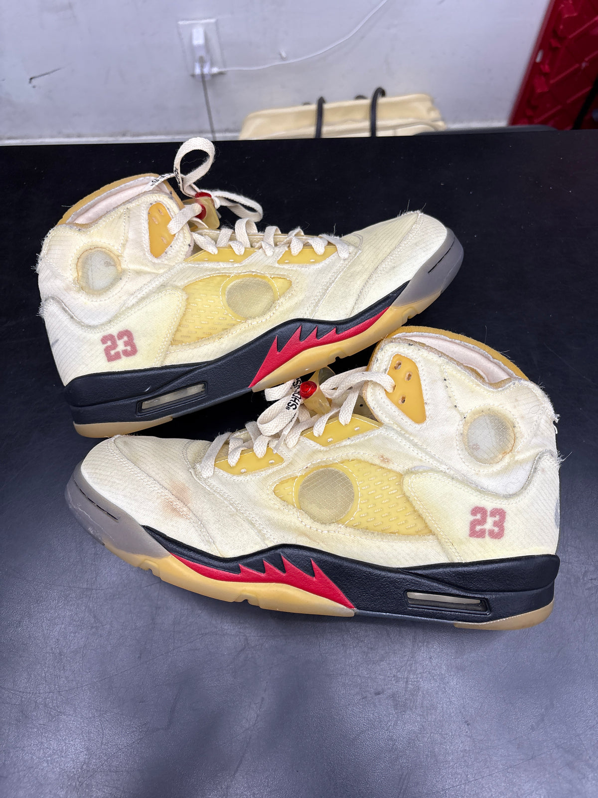 AJ5 Off White Sail (U) - 11.5M (NB)**